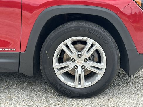 Used 2022 GMC Terrain SLE FWD image 12