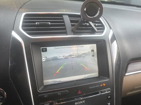 Used 2017 Ford Explorer Limited FWD image 14