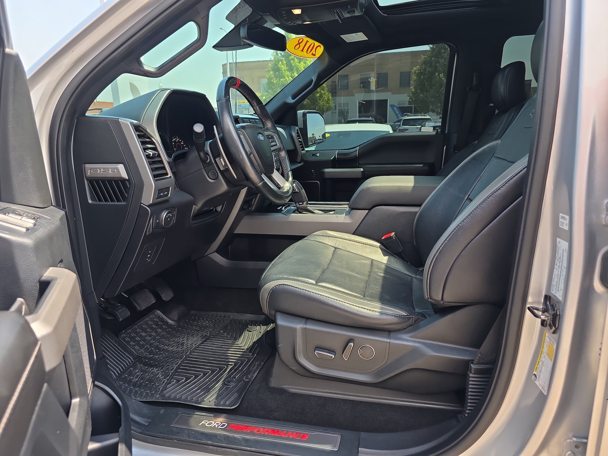 Used 2018 Ford F150 Raptor w/ Equipment Group 802A Luxury AWD/4WD image 2