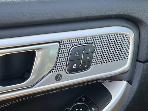 Certified 2022 Ford Explorer Limited w/ Equipment Group 301A image 21