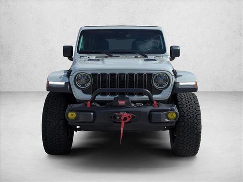 Used 2025 Jeep Wrangler Unlimited Rubicon image 2