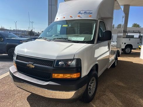New 2025 Chevrolet Express 3500 w/ Power Convenience Package image 7
