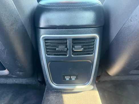 Used 2015 Dodge Charger SE RWD image 16