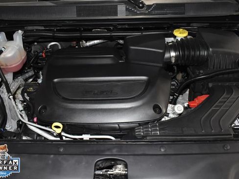 Certified 2024 Chrysler Pacifica Touring-L FWD image 21