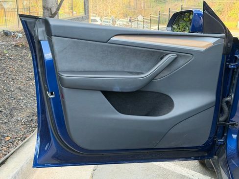 Used 2023 Tesla Model Y Long Range image 28