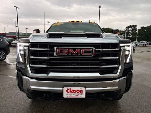 Used 2024 GMC Sierra 2500 SLE AWD/4WD image 8