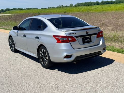 Used 2019 Nissan Sentra SR FWD image 12