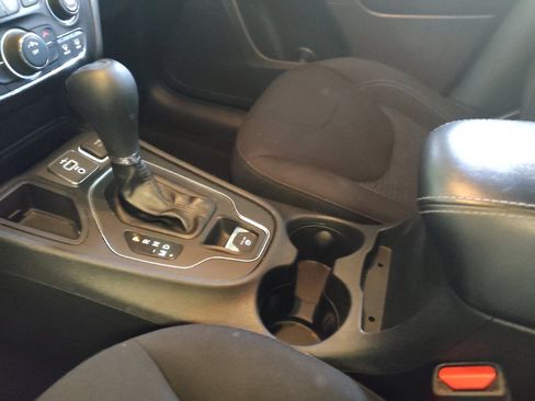 Used 2020 Jeep Cherokee Latitude image 26