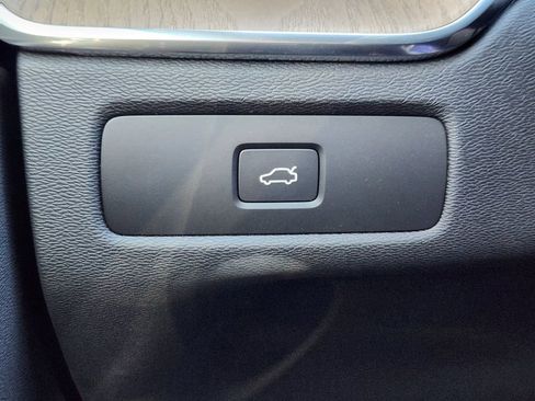 New 2026 Volvo XC60 B5 Core w/ Climate Package image 12