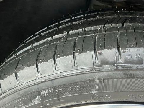 Used 2022 Chevrolet Bolt EUV Premier w/ Sun & Sound Package image 16