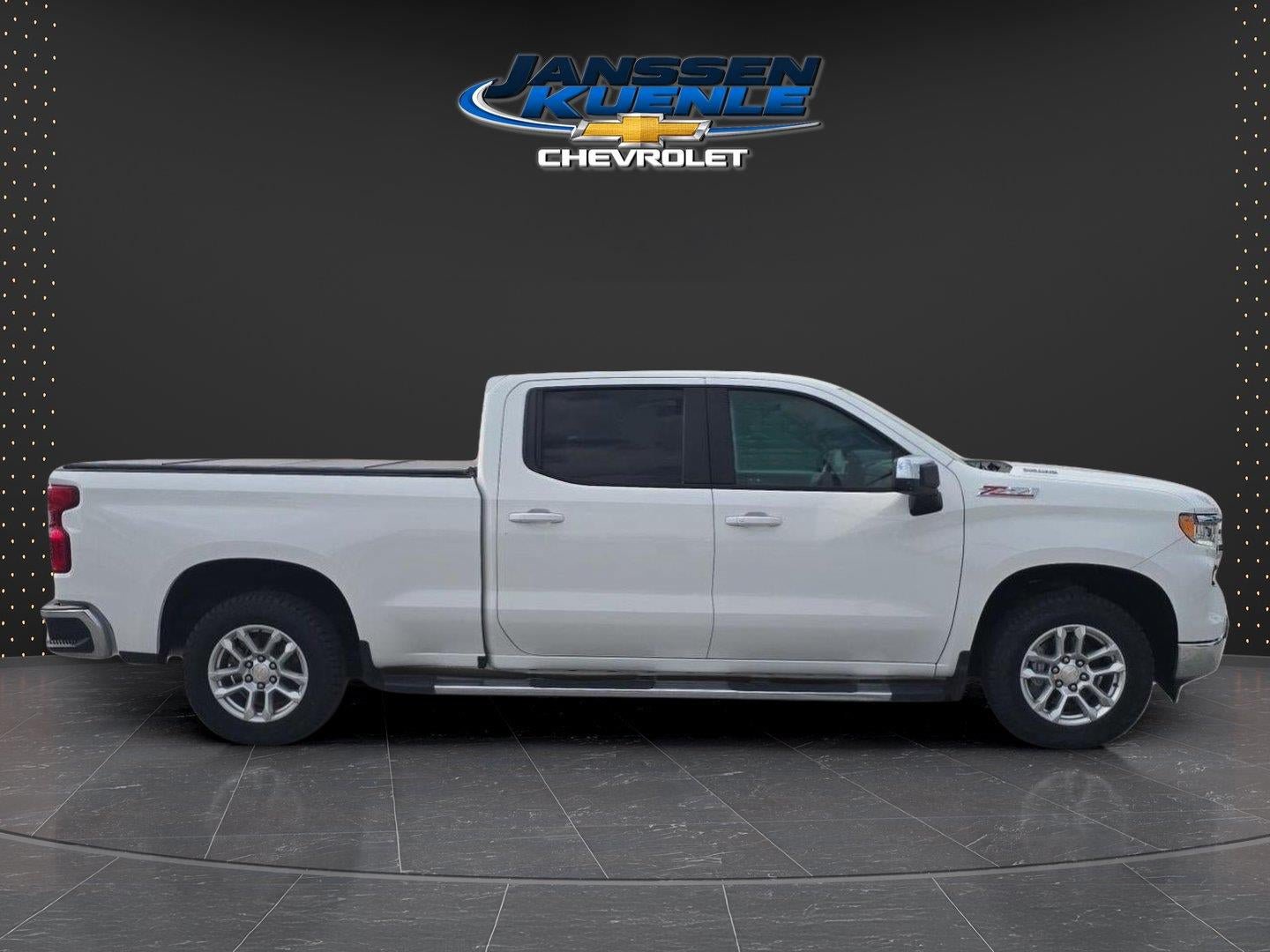 Used 2025 Chevrolet Silverado 1500 LT AWD/4WD image 6