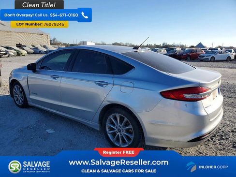 Used 2017 Ford Fusion SE image 3