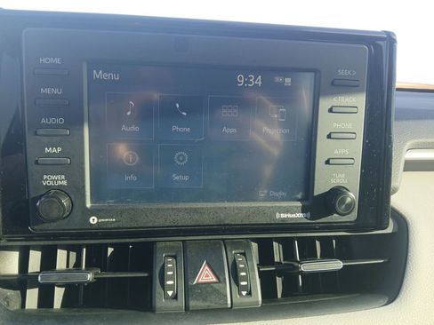 Used 2021 Toyota RAV4 XLE Premium image 26