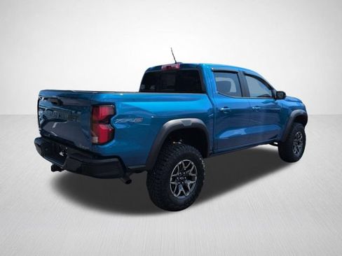 Used 2024 Chevrolet Colorado ZR2 w/ Technology Package AWD/4WD image 10