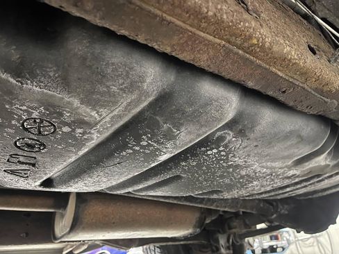 Used 2002 Chevrolet Avalanche 1500 4dr 4WD Crew Cab SB w/ Off-Road Suspension Pkg image 36