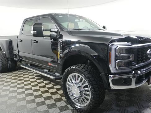 New 2026 Ford F450 Lariat w/ FX4 Off-Road Package image 2