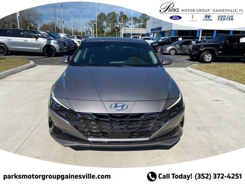 Certified 2023 Hyundai Elantra Limited image 9