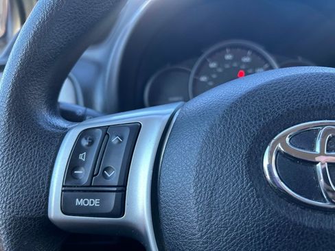 Used 2012 Toyota Yaris LE image 20