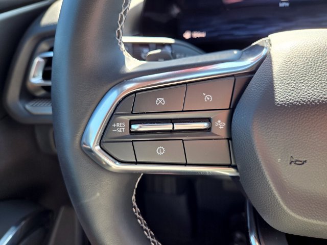 Used 2026 Chevrolet Traverse LT w/ Driver Confidence Package FWD image 32