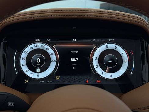 Used 2025 Aston Martin DB12 Volante image 33
