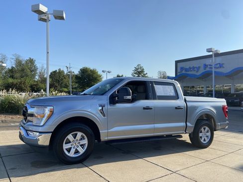 Used 2022 Ford F150 XLT w/ Equipment Group 301A Mid RWD image 11