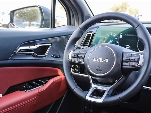 Certified 2025 Kia Sportage SX Prestige image 12