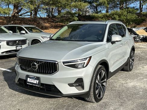 Certified 2024 Volvo XC40 B5 Plus w/ Protection Package Premier image 1