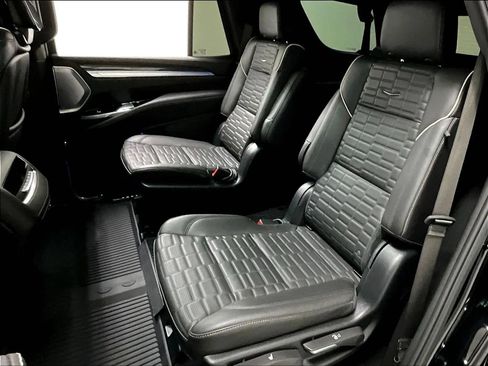 Used 2025 Cadillac Escalade V AWD/4WD image 14