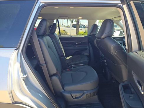 Certified 2026 Toyota Grand Highlander FWD image 12