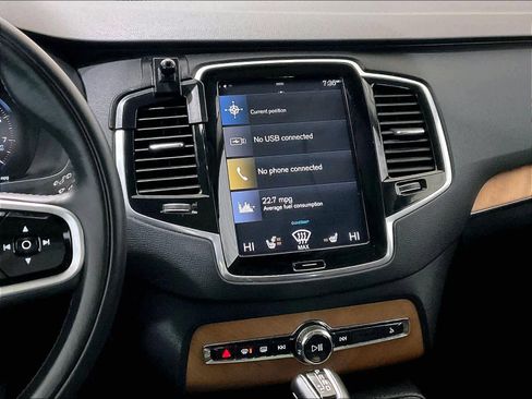 Used 2021 Volvo XC90 T6 Momentum w/ Advanced Package image 19