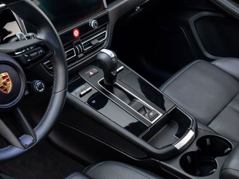 Certified 2024 Porsche Macan Turbo image 13