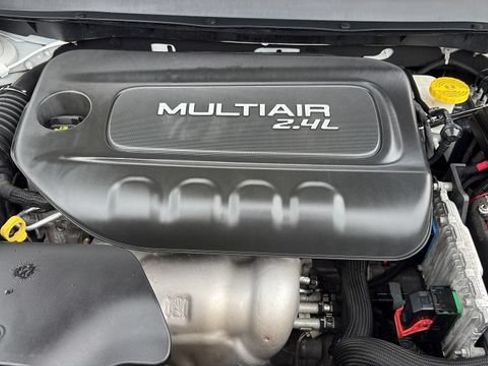 Used 2018 Jeep Cherokee Limited AWD/4WD image 26