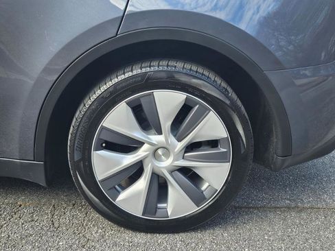 Used 2023 Tesla Model Y Long Range image 19