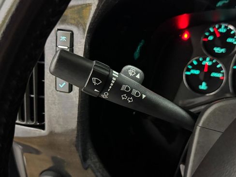 Used 2017 Chevrolet Express 2500 Extended RWD image 20