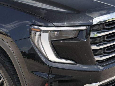 Used 2025 GMC Acadia Elevation FWD image 28