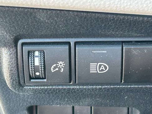 Used 2024 Toyota Corolla Cross LE FWD image 22