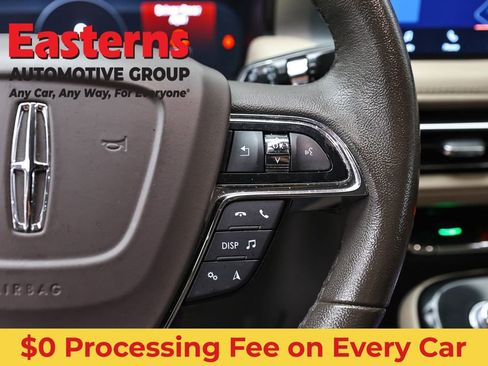 Used 2022 Lincoln Nautilus AWD w/ Premium Package image 16