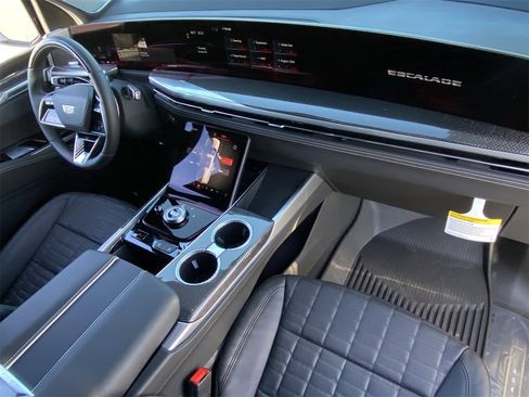 Certified 2025 Cadillac Escalade V w/ LPO, ONYX Package image 13