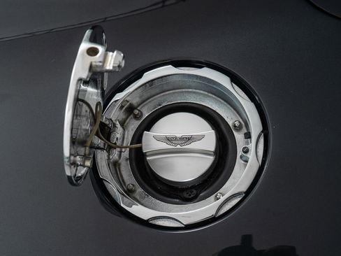 Used 2003 Aston Martin Vanquish image 35