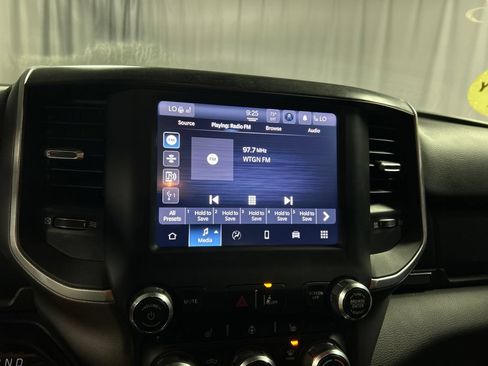Used 2022 RAM 1500 Big Horn AWD/4WD image 17