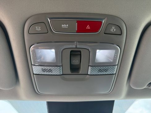Used 2025 Kia Telluride S AWD/4WD image 49