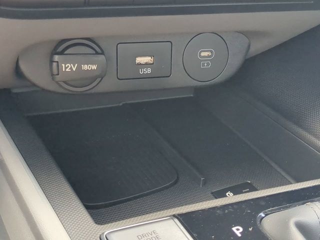 New 2025 Hyundai Elantra SEL FWD image 21