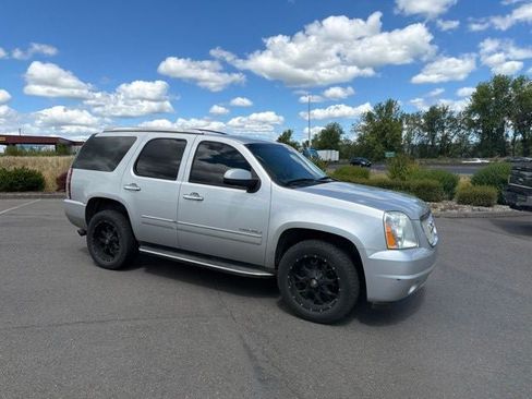 Used 2011 GMC Yukon Denali AWD/4WD image 3