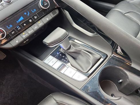 Used 2025 Hyundai Elantra Limited FWD image 20
