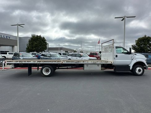 Used 2019 Ford F650 2WD Regular Cab Super Duty image 3