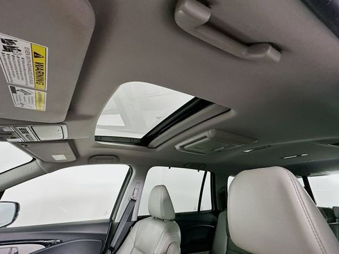 Used 2018 Honda Pilot Touring image 23