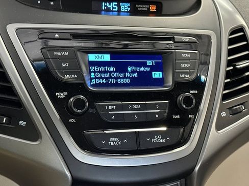 Used 2016 Hyundai Elantra SE FWD image 19