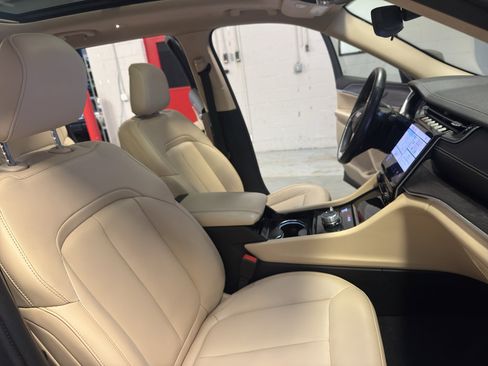 Used 2021 Jeep Grand Cherokee L Limited image 21