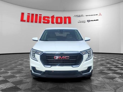 Used 2024 GMC Terrain SLE image 8