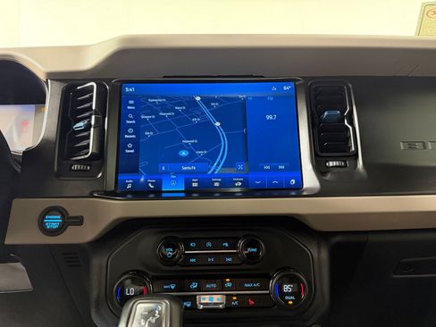 Used 2023 Ford Bronco Wildtrak AWD/4WD image 16